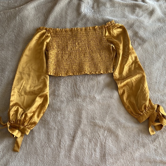 Fashion Nova Gold Long Sleeve Crop Top - Picture 3 of 6